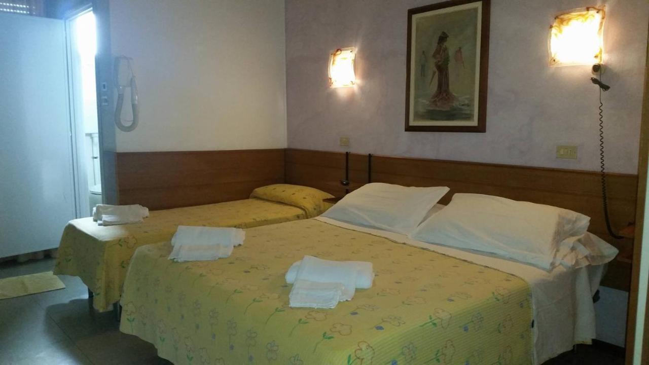 Hotel Pecci Rimini Kültér fotó