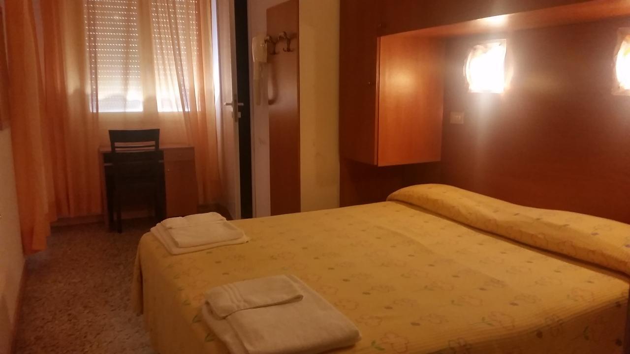 Hotel Pecci Rimini Kültér fotó