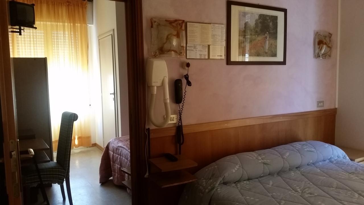 Hotel Pecci Rimini Kültér fotó