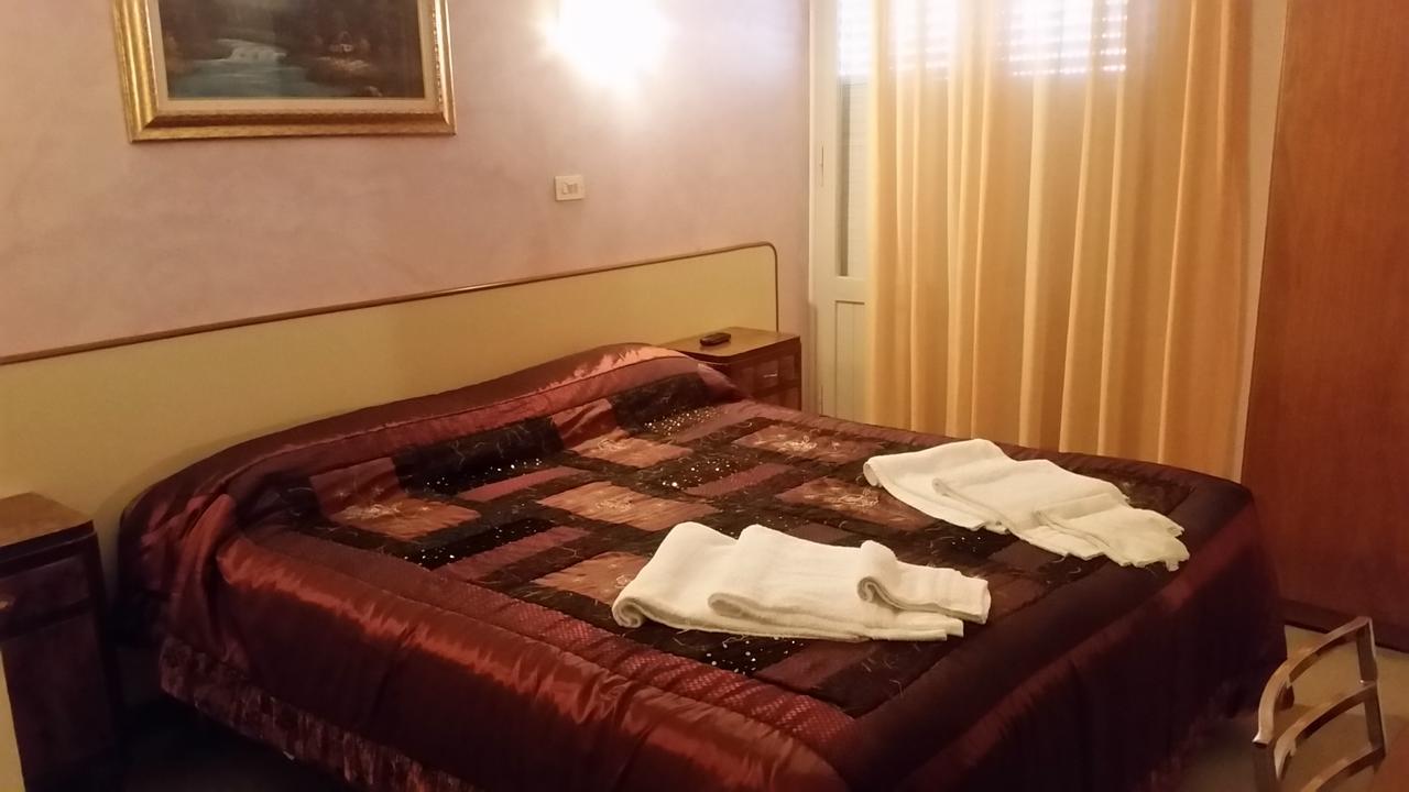 Hotel Pecci Rimini Kültér fotó